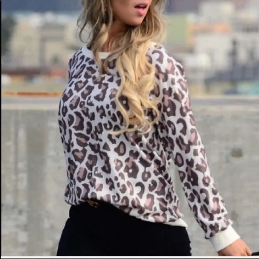 Leopard Printed Crew Neck Top